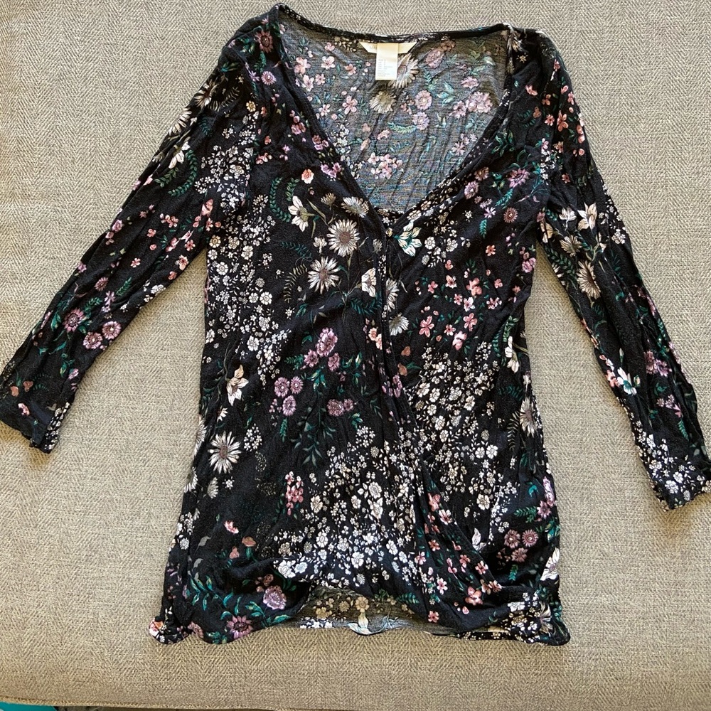 Pretty H&M nursing shirt